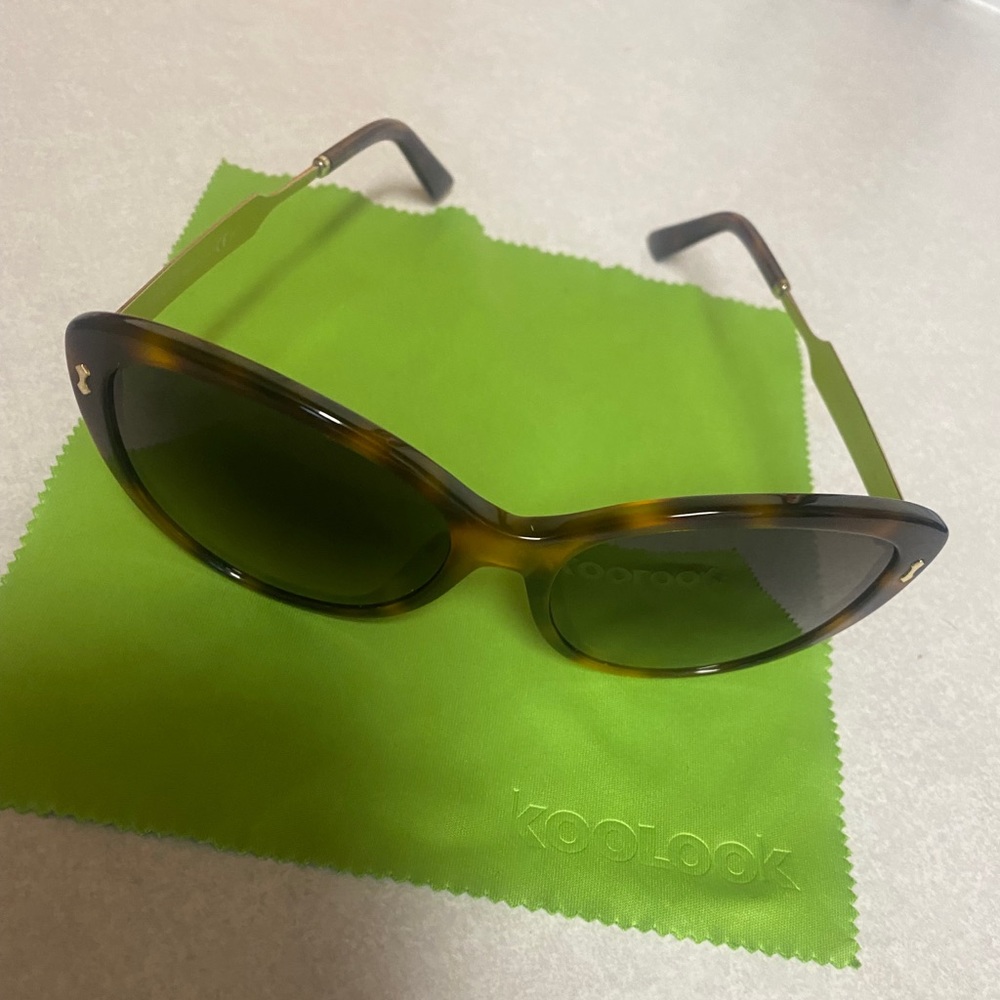 Authentic Gucci Sunglasses.